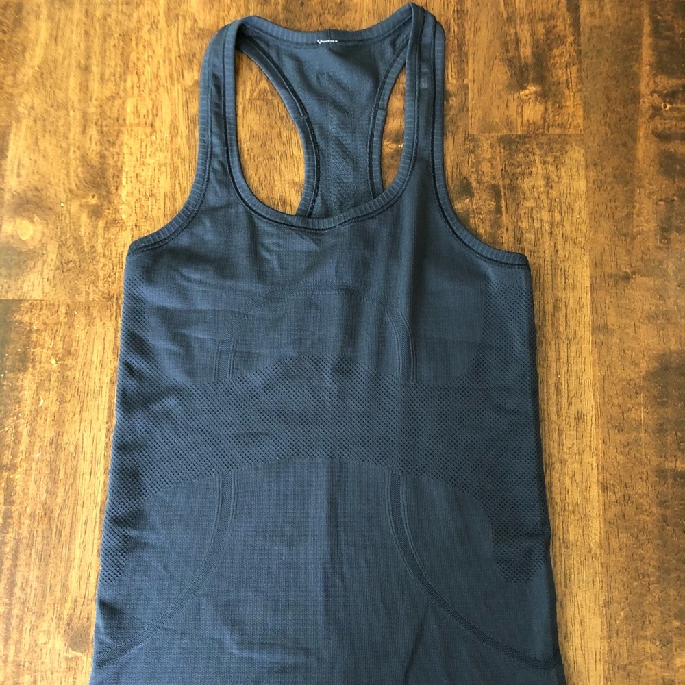Lululemon size 4 swiftly tech tank